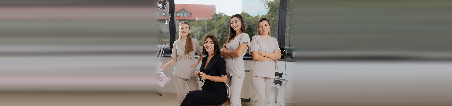 Echipa medicală în spațiul de tratament al Clinicii Dr. Diana Gheorghe